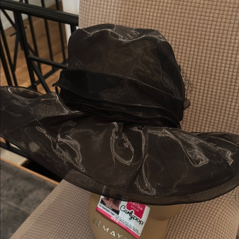 Elegant Black Wide-Brim Hat